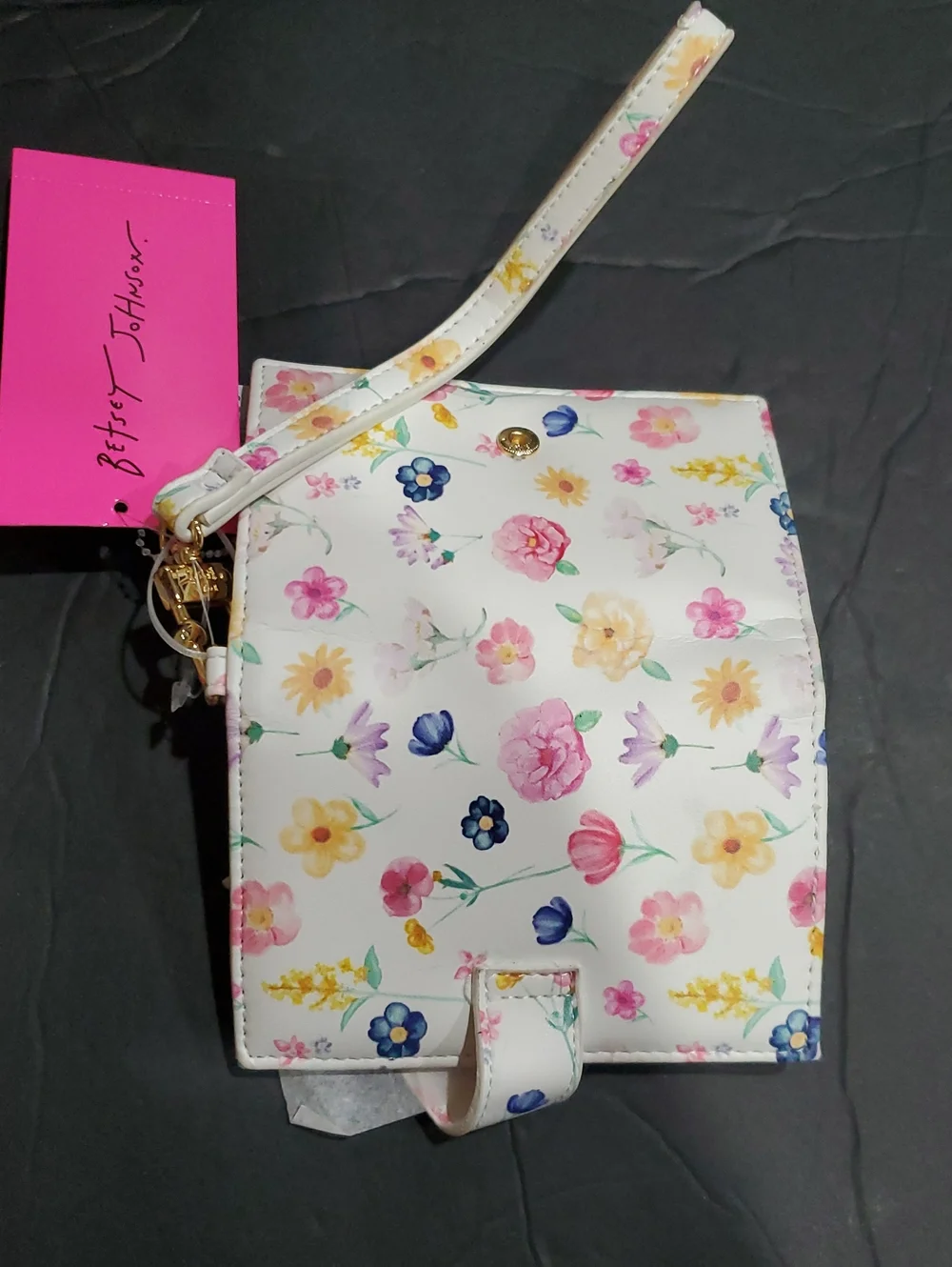 Betsey Johnson xoleah white floral bj103500 trifold‎ wallet brand new